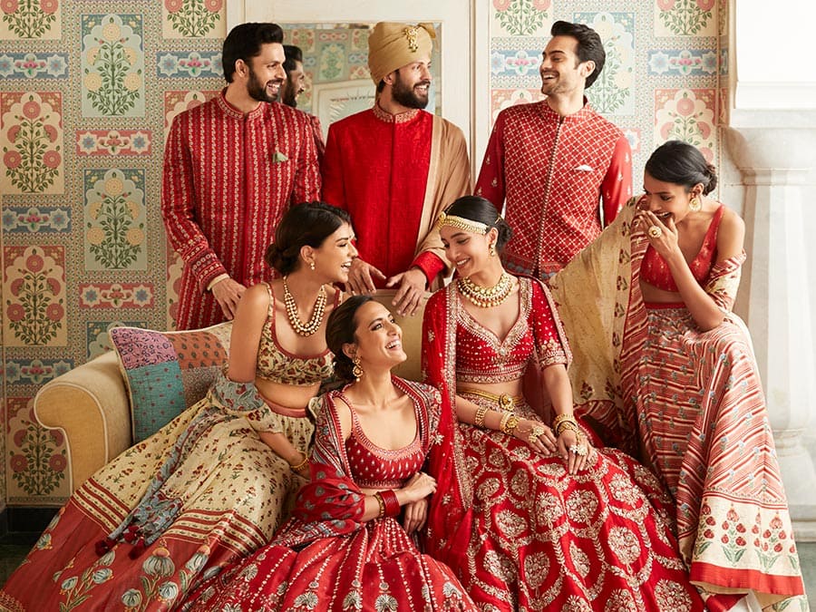 How to style traditional Indian wear in a modern way : भारतीय ट्रडिशन को मॉडर्न तरीके से कैसे पहने ?